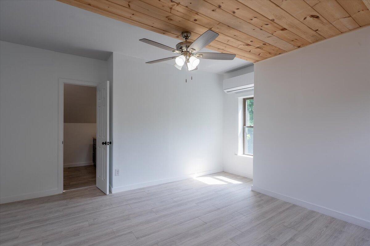 13 Liberty Road Washington ME 04574