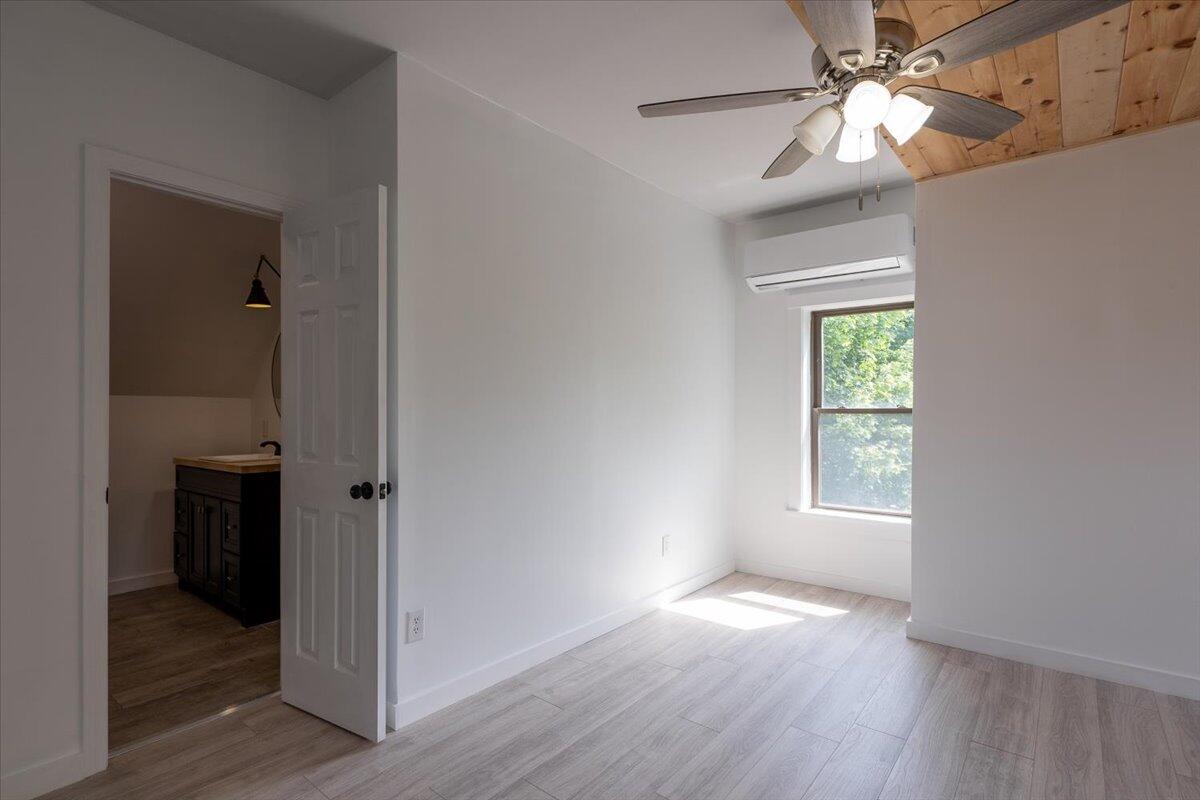13 Liberty Road Washington ME 04574