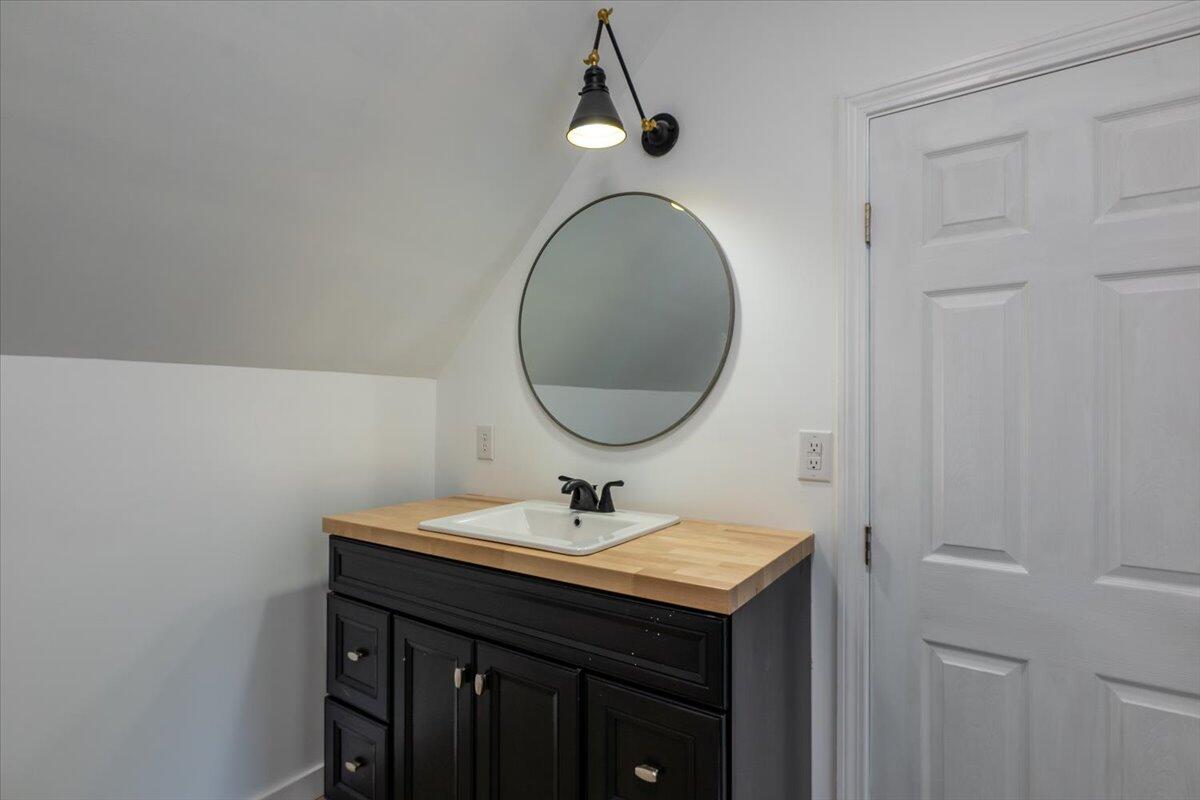 13 Liberty Road Washington ME 04574