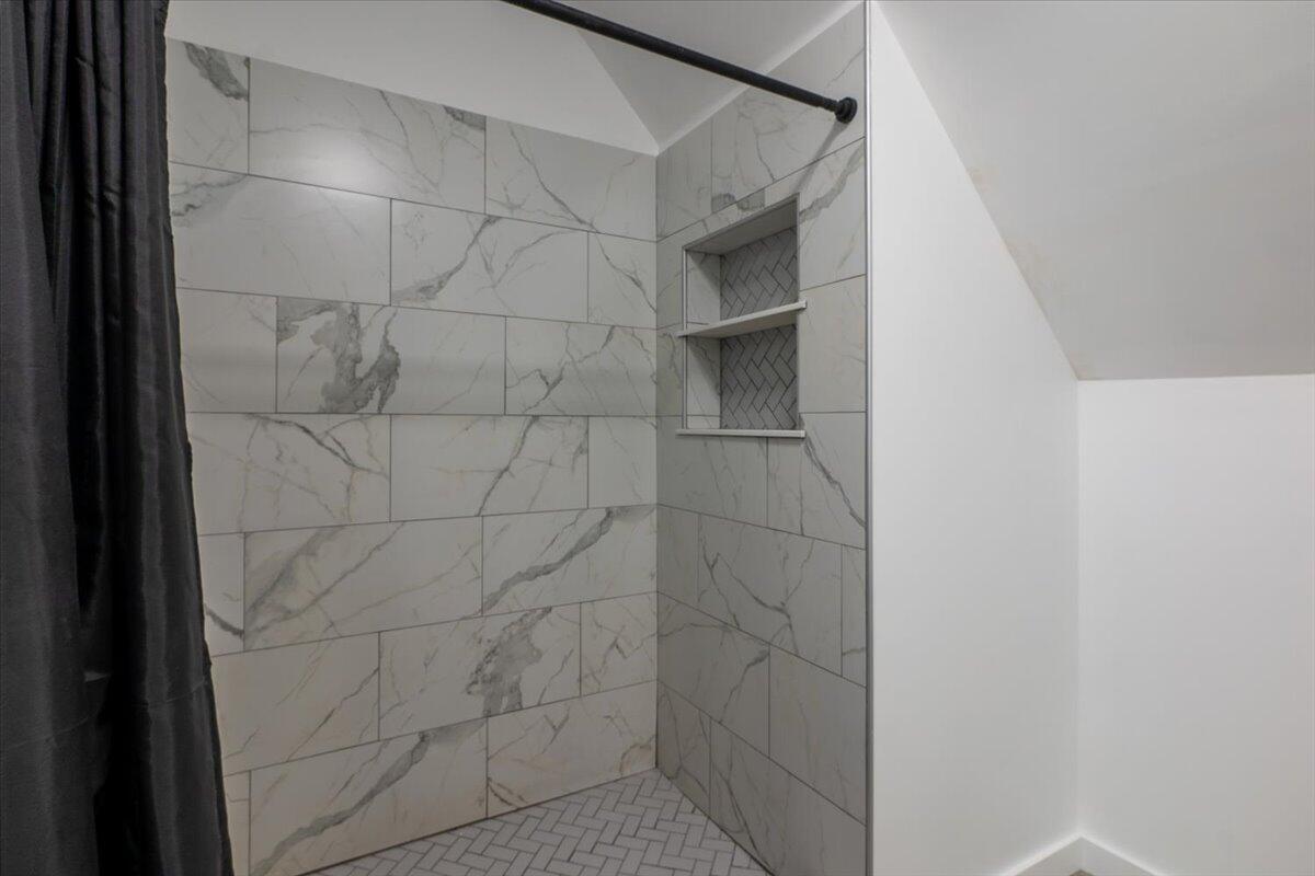 13 Liberty Road Washington ME 04574