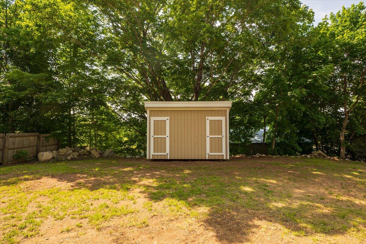13 Liberty Road Washington ME 04574