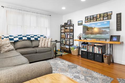 1096 Middle Road Warren ME 04864