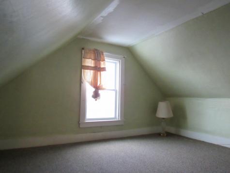29 Fourth Street Auburn ME 04210
