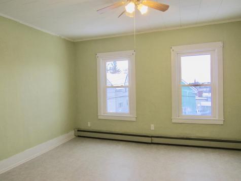 29 Fourth Street Auburn ME 04210