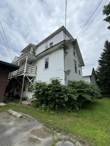 9 Commercial Street Hartland ME 04943