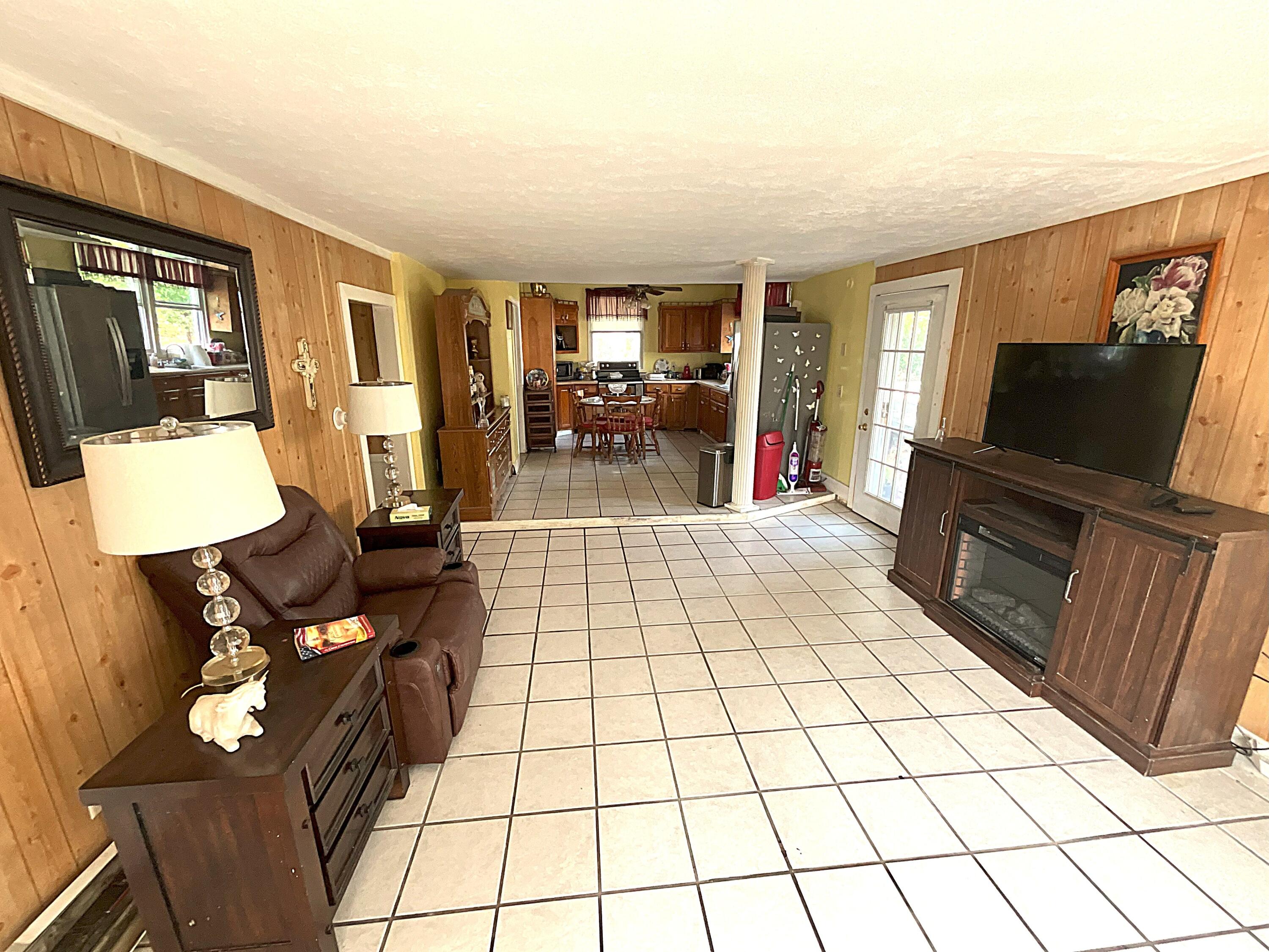 19 Depot Street Buxton ME 04093