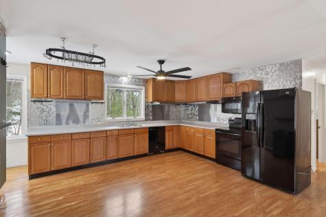 8-10 Bayview Lane Kittery ME 03904