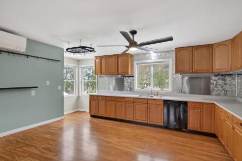 8-10 Bayview Lane Kittery ME 03904