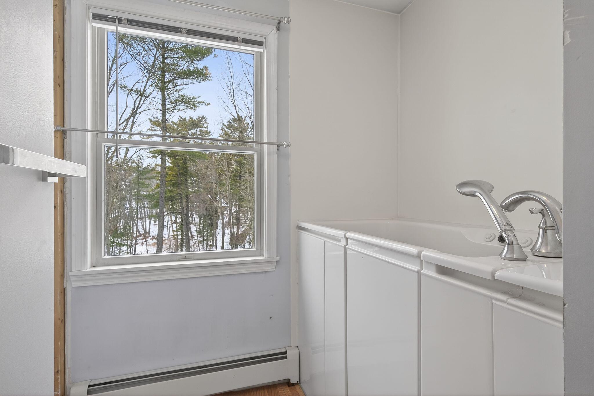 8-10 Bayview Lane Kittery ME 03904