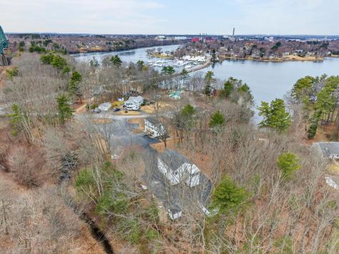 8-10 Bayview Lane Kittery ME 03904