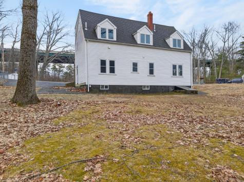 8-10 Bayview Lane Kittery ME 03904