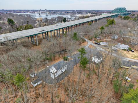 8-10 Bayview Lane Kittery ME 03904