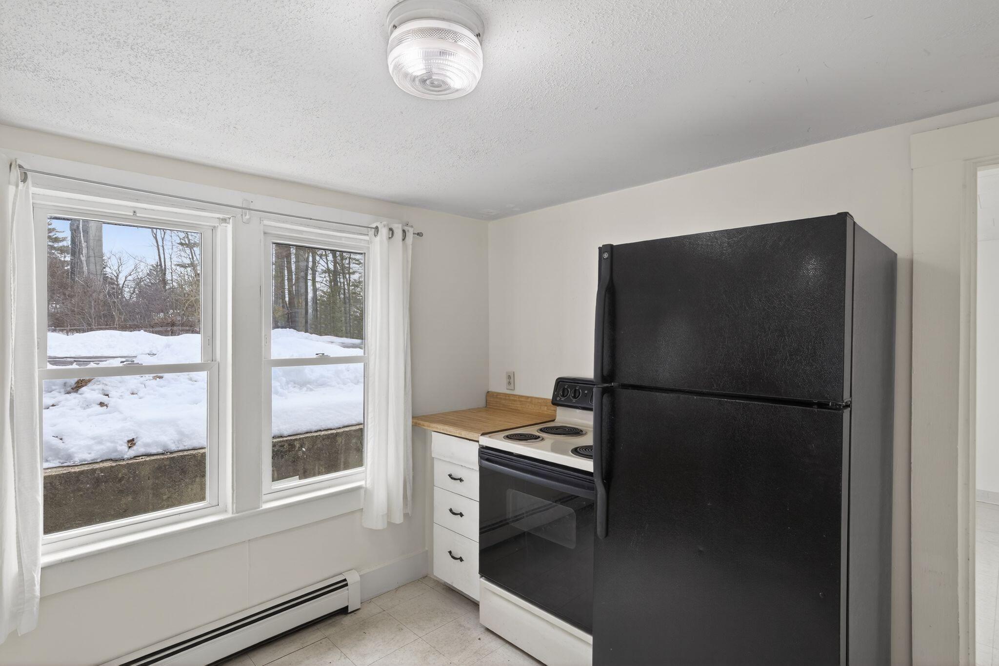 8-10 Bayview Lane Kittery ME 03904