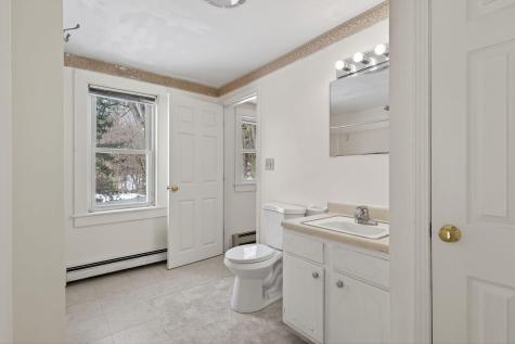 8-10 Bayview Lane Kittery ME 03904