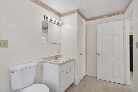 8-10 Bayview Lane Kittery ME 03904