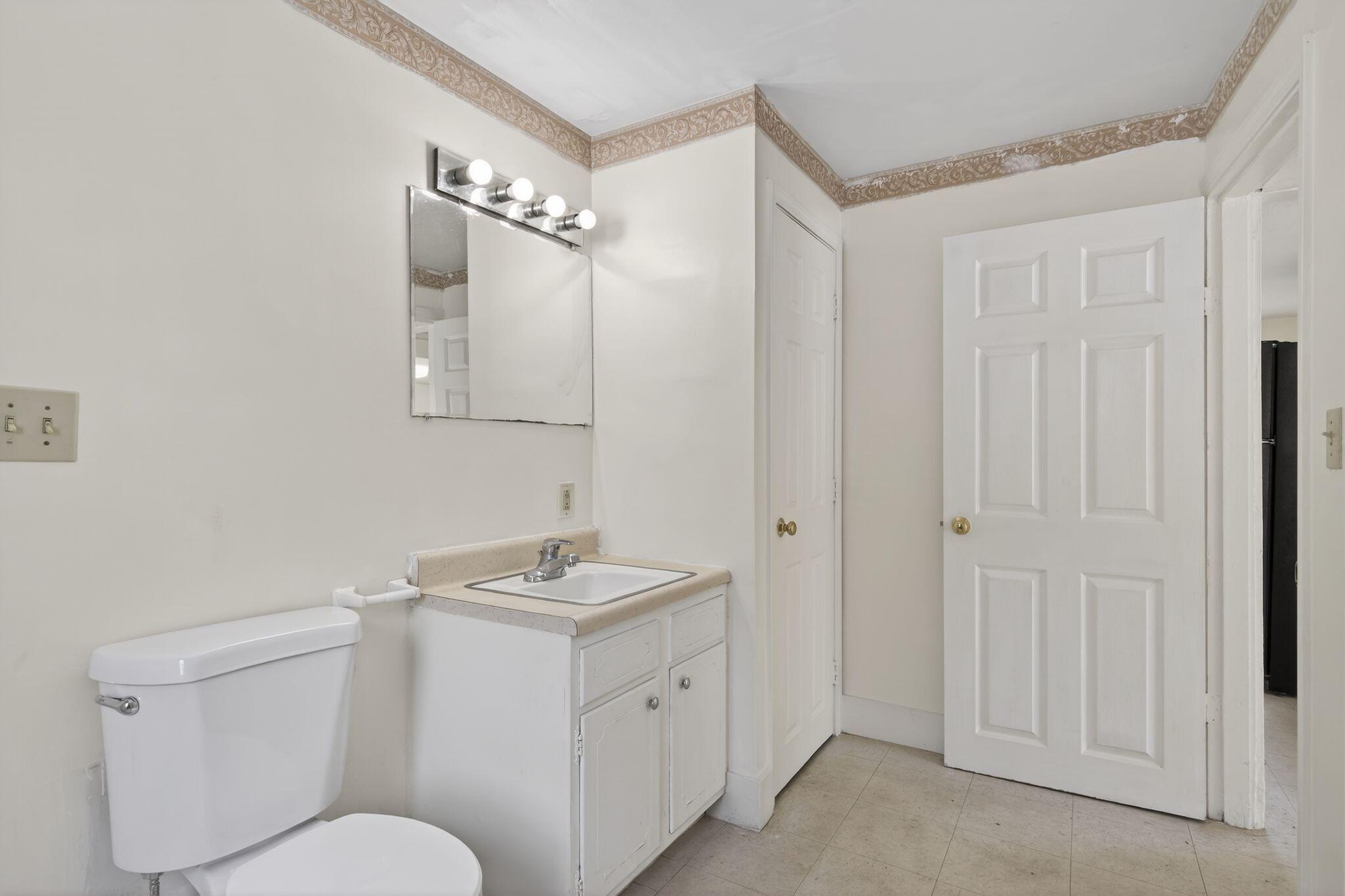 8-10 Bayview Lane Kittery ME 03904