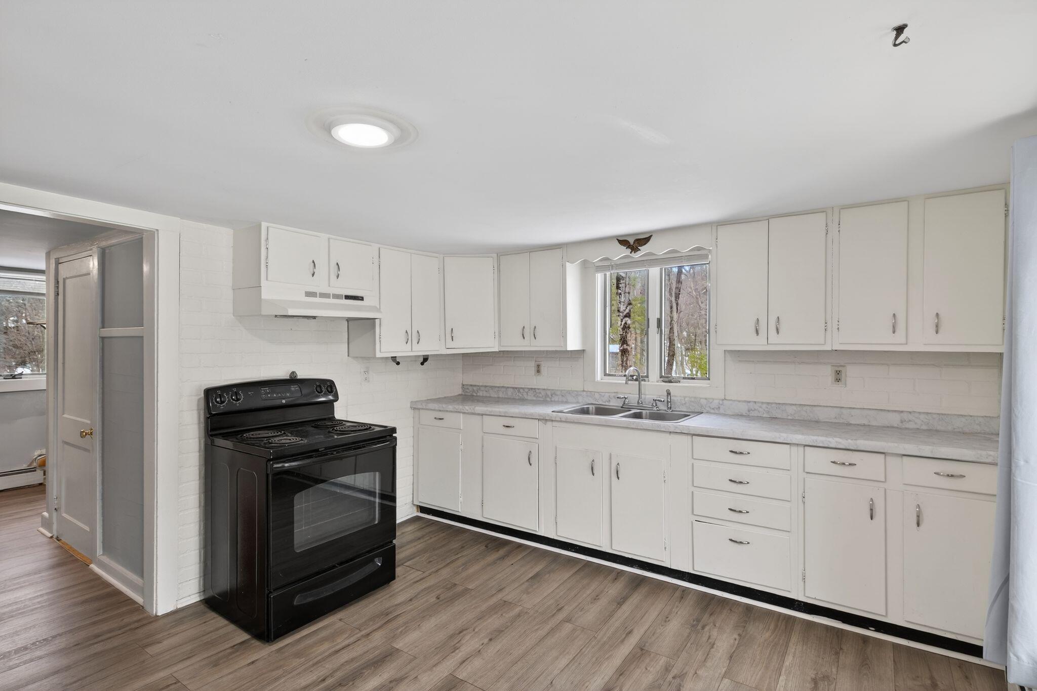 8-10 Bayview Lane Kittery ME 03904
