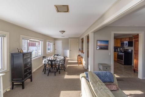 27 Lawrence Avenue Thomaston ME 04861
