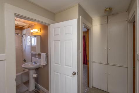 27 Lawrence Avenue Thomaston ME 04861
