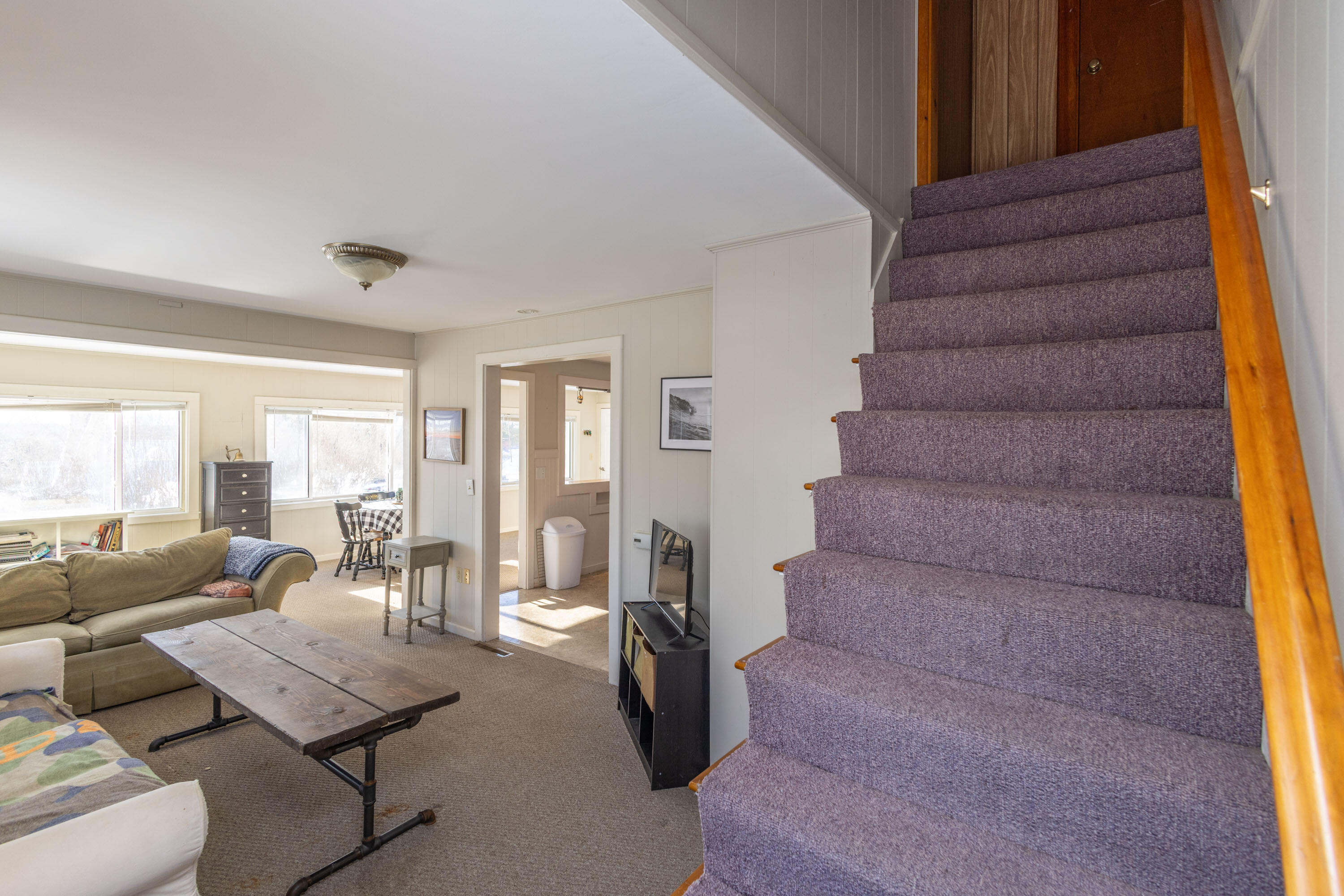 27 Lawrence Avenue Thomaston ME 04861