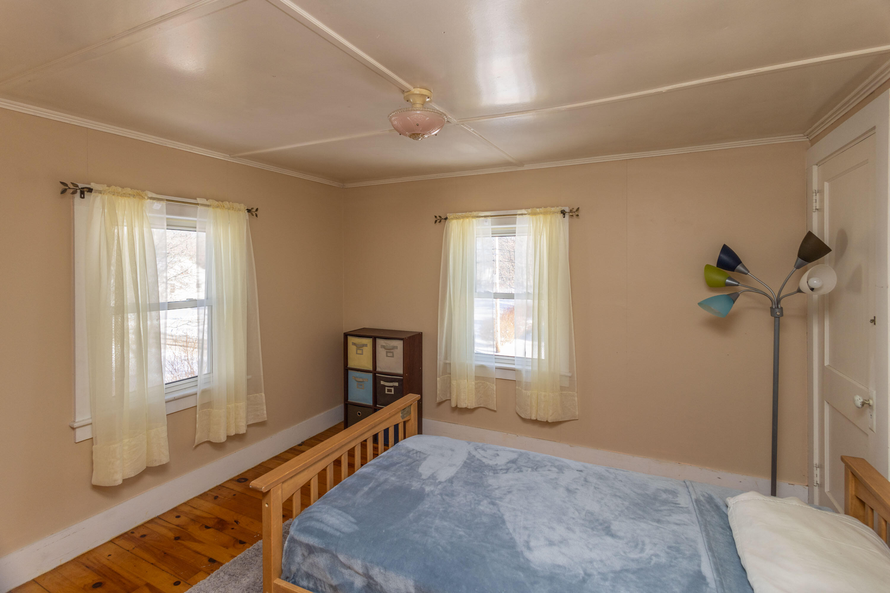 27 Lawrence Avenue Thomaston ME 04861