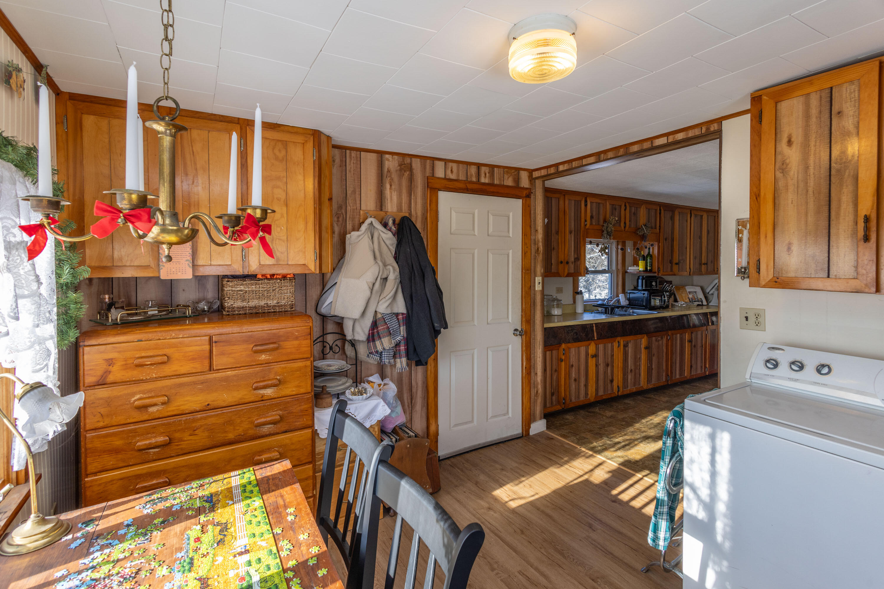 27 Lawrence Avenue Thomaston ME 04861