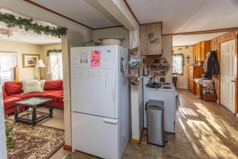 27 Lawrence Avenue Thomaston ME 04861