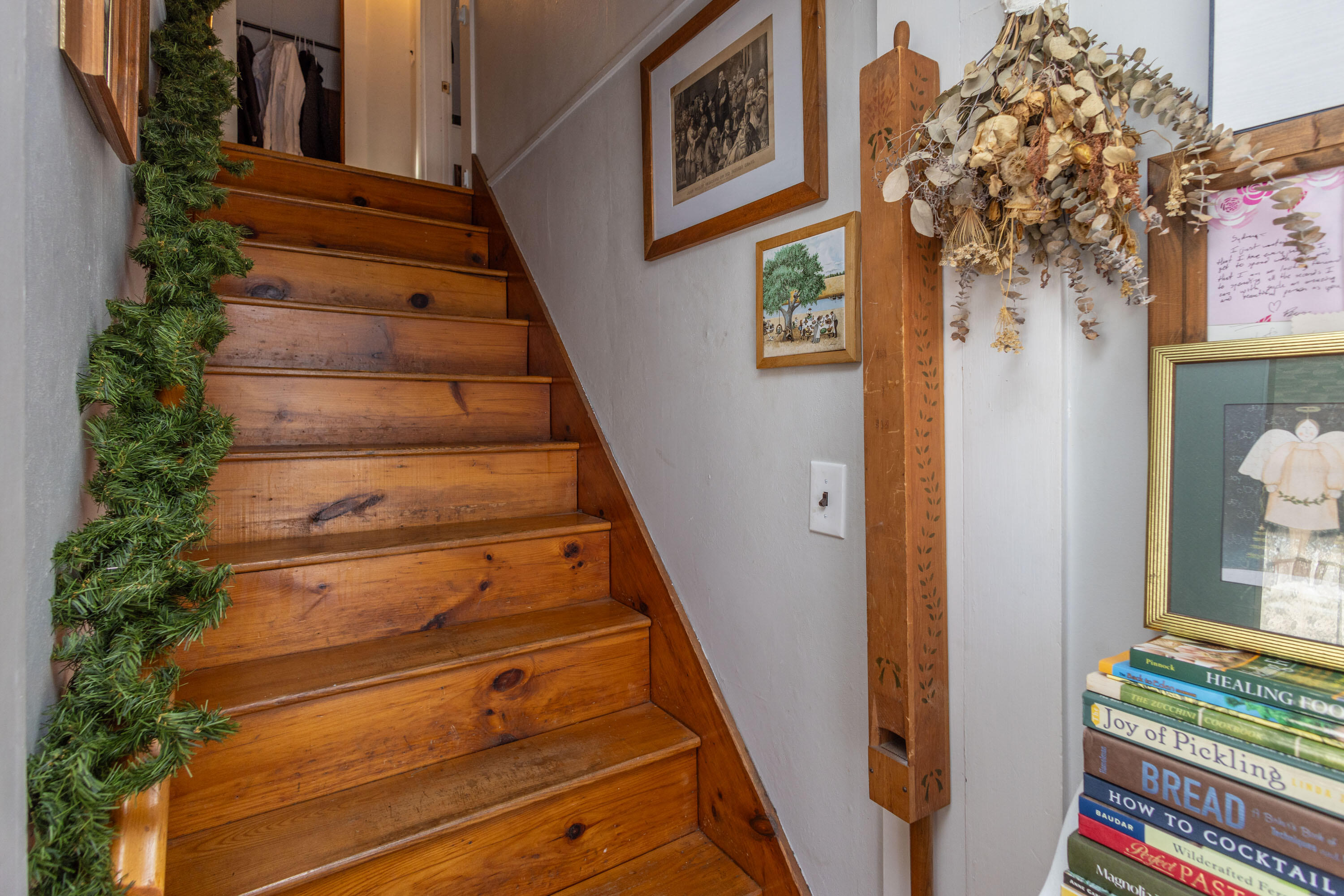 27 Lawrence Avenue Thomaston ME 04861