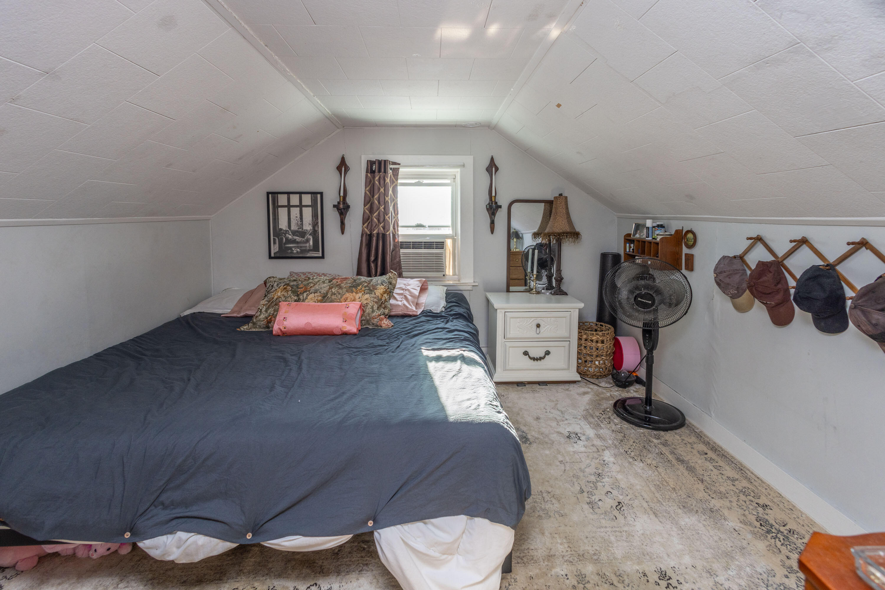 27 Lawrence Avenue Thomaston ME 04861