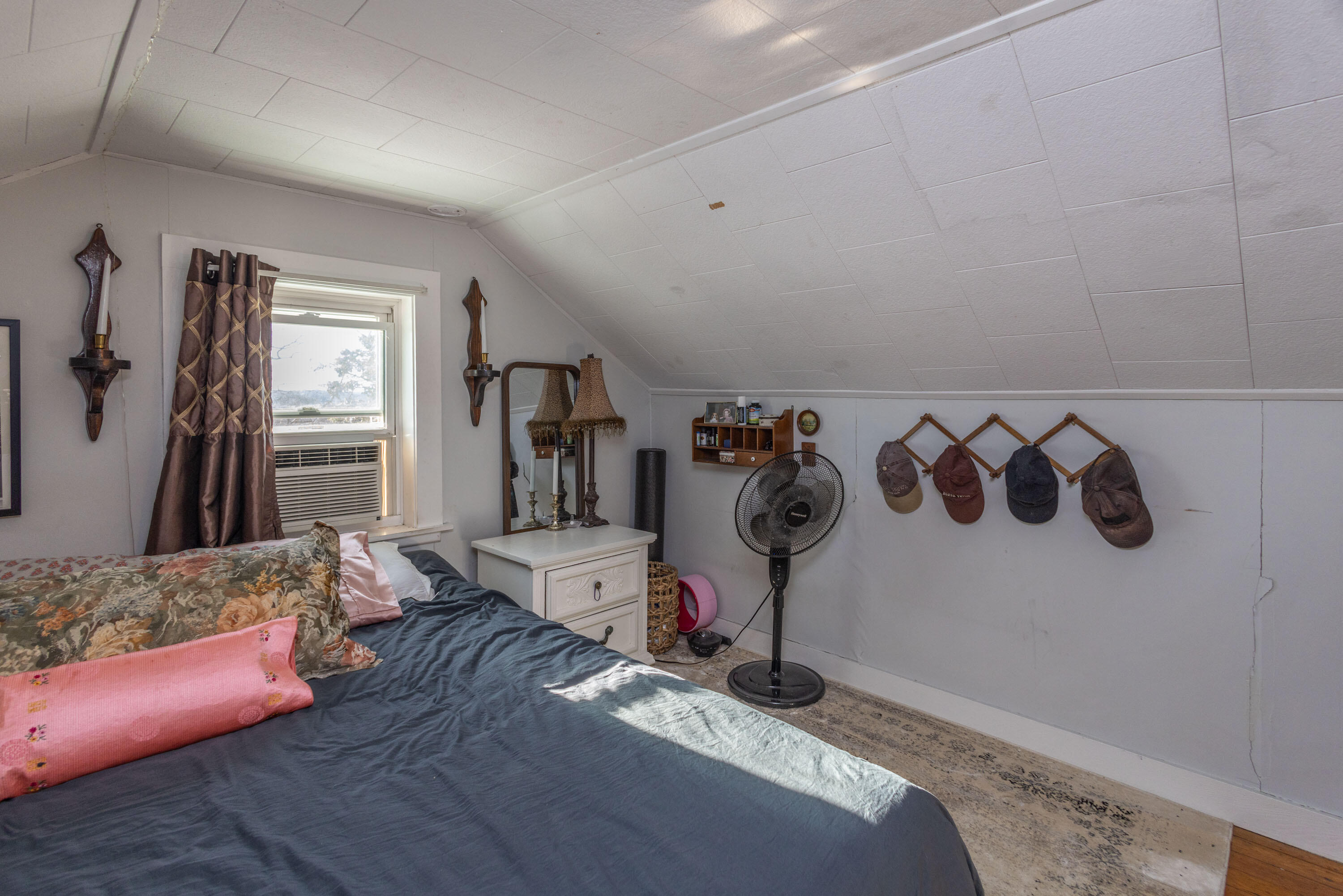 27 Lawrence Avenue Thomaston ME 04861