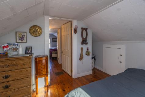 27 Lawrence Avenue Thomaston ME 04861
