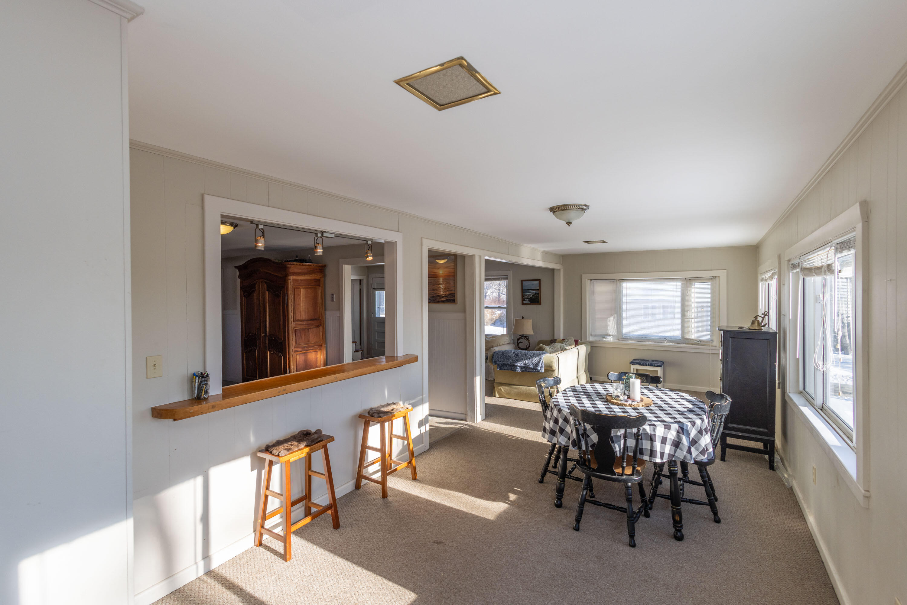 27 Lawrence Avenue Thomaston ME 04861