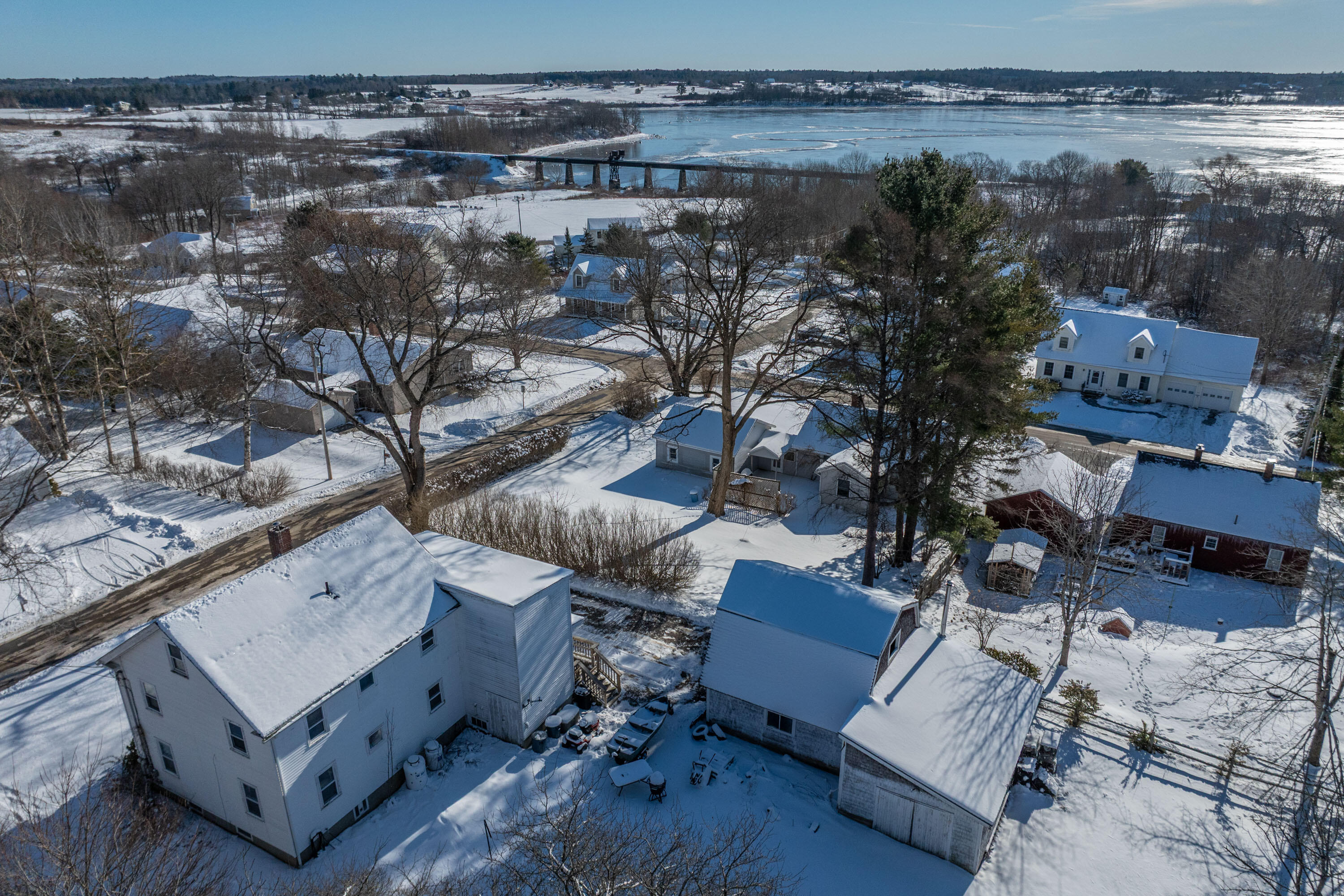 27 Lawrence Avenue Thomaston ME 04861