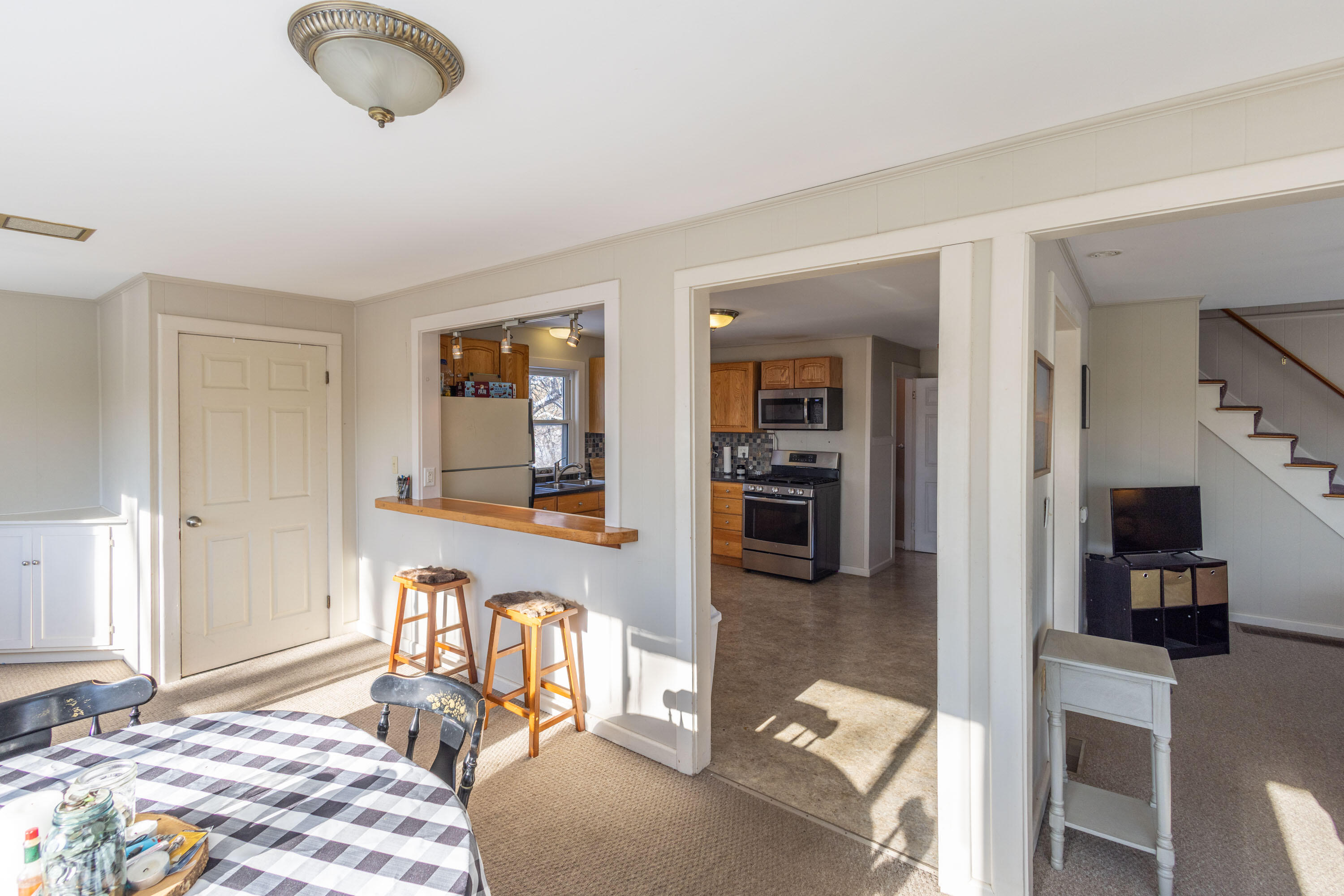 27 Lawrence Avenue Thomaston ME 04861