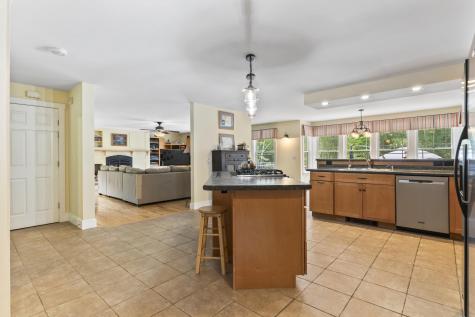 207 N Auburn Road Auburn ME 04210