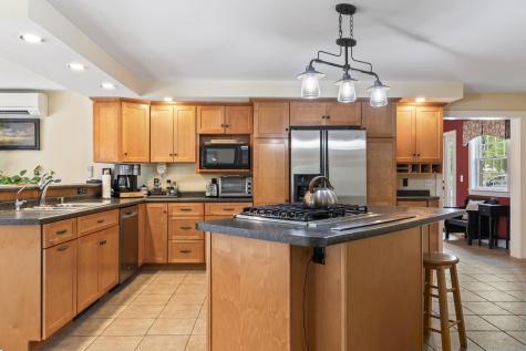 207 N Auburn Road Auburn ME 04210