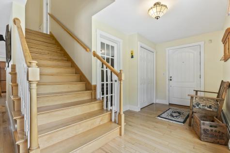 207 N Auburn Road Auburn ME 04210