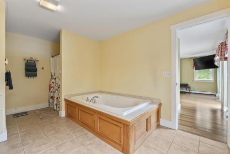 207 N Auburn Road Auburn ME 04210