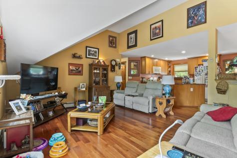 207 N Auburn Road Auburn ME 04210