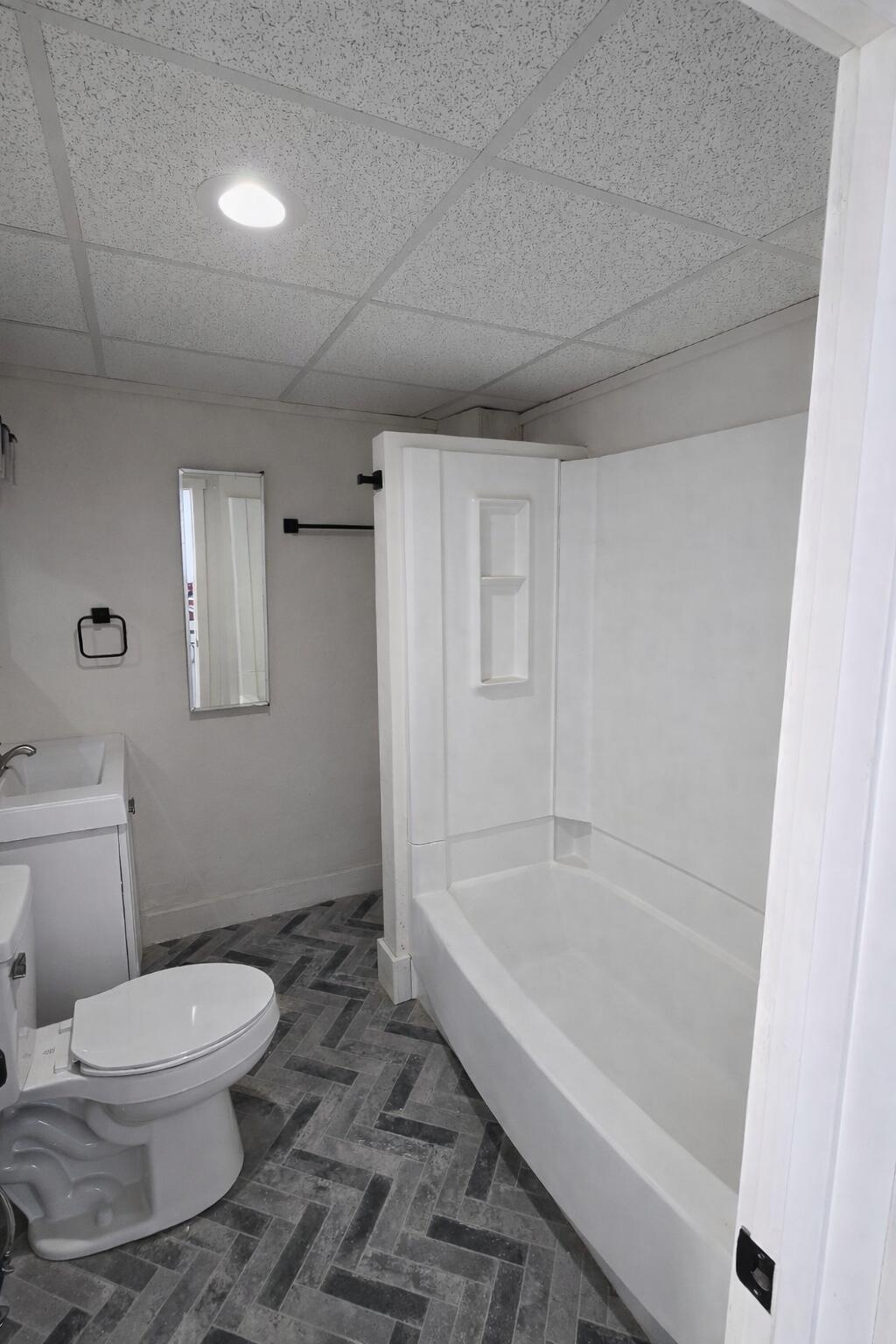 182 Pleasant Street Richmond ME 04357