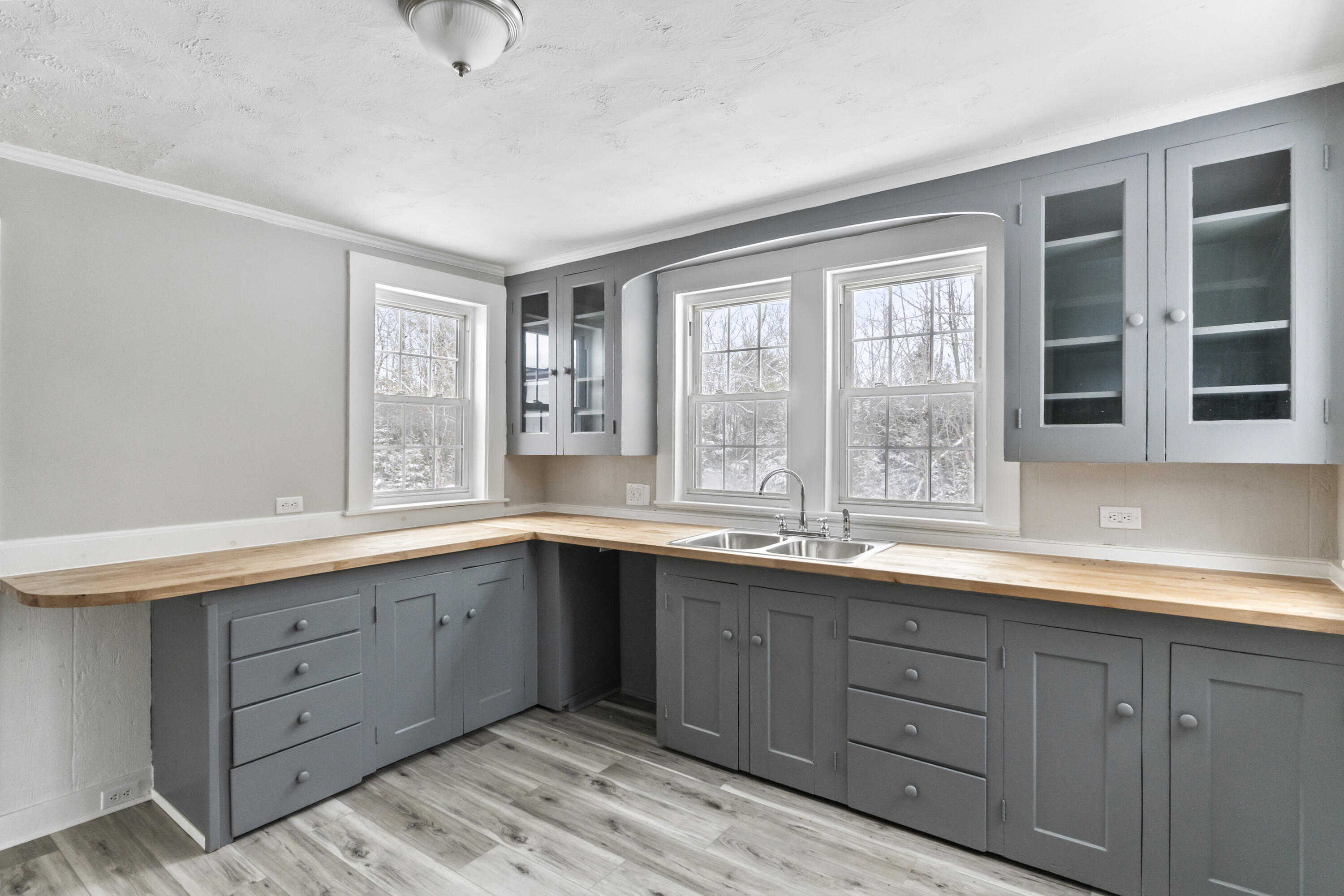 569 Middle Road Dresden ME 04342