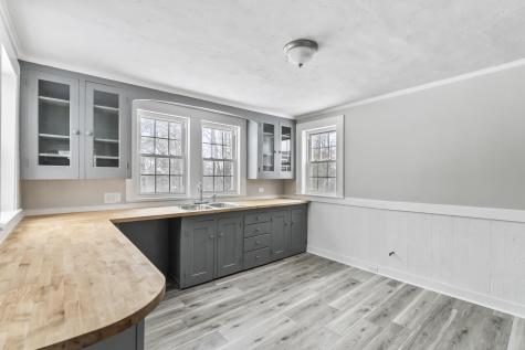 569 Middle Road Dresden ME 04342