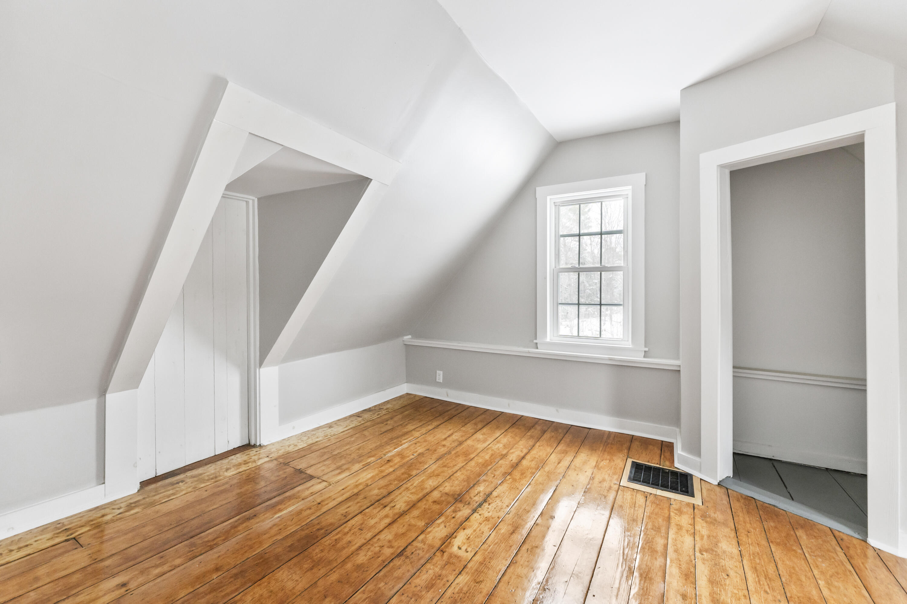 569 Middle Road Dresden ME 04342