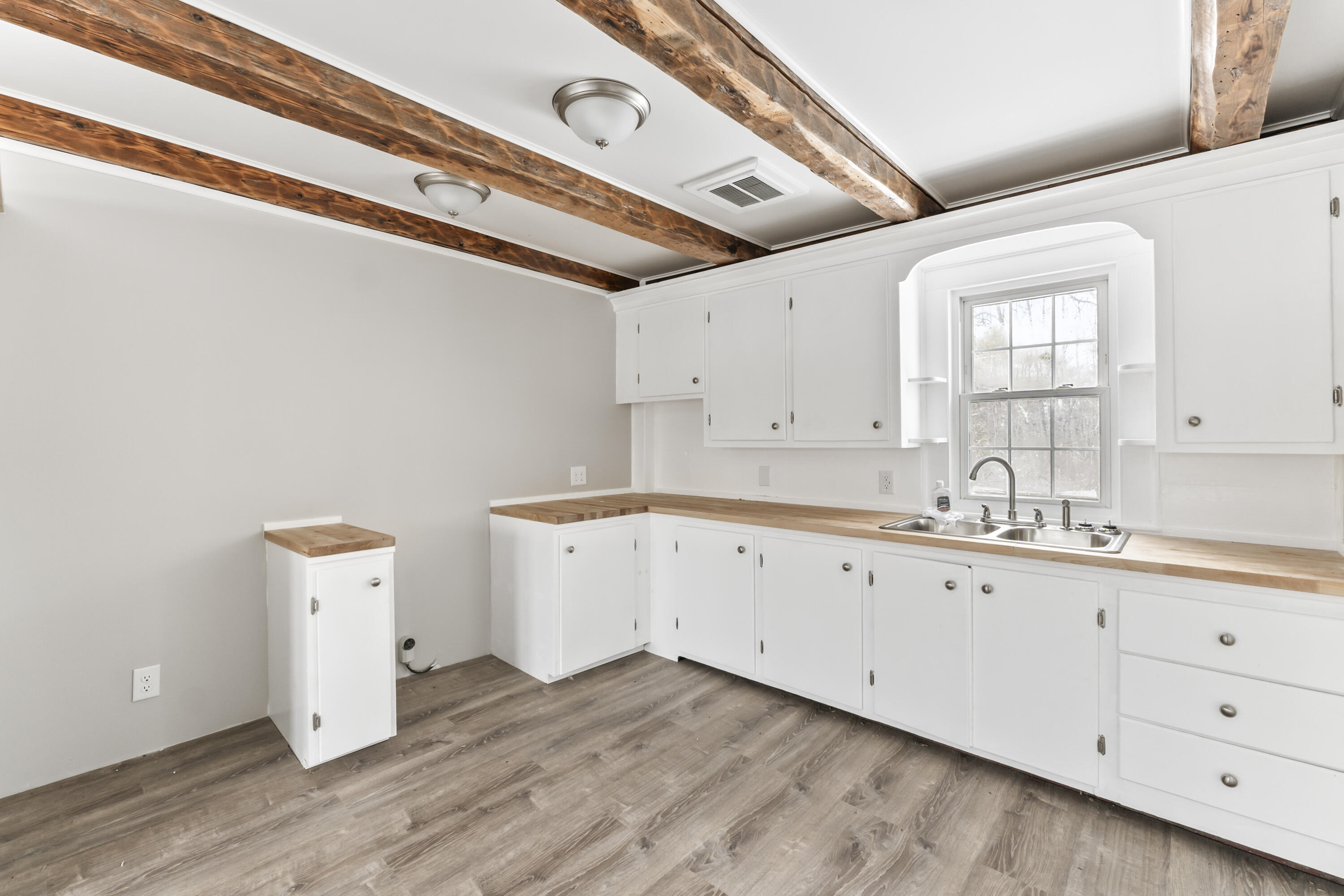 569 Middle Road Dresden ME 04342