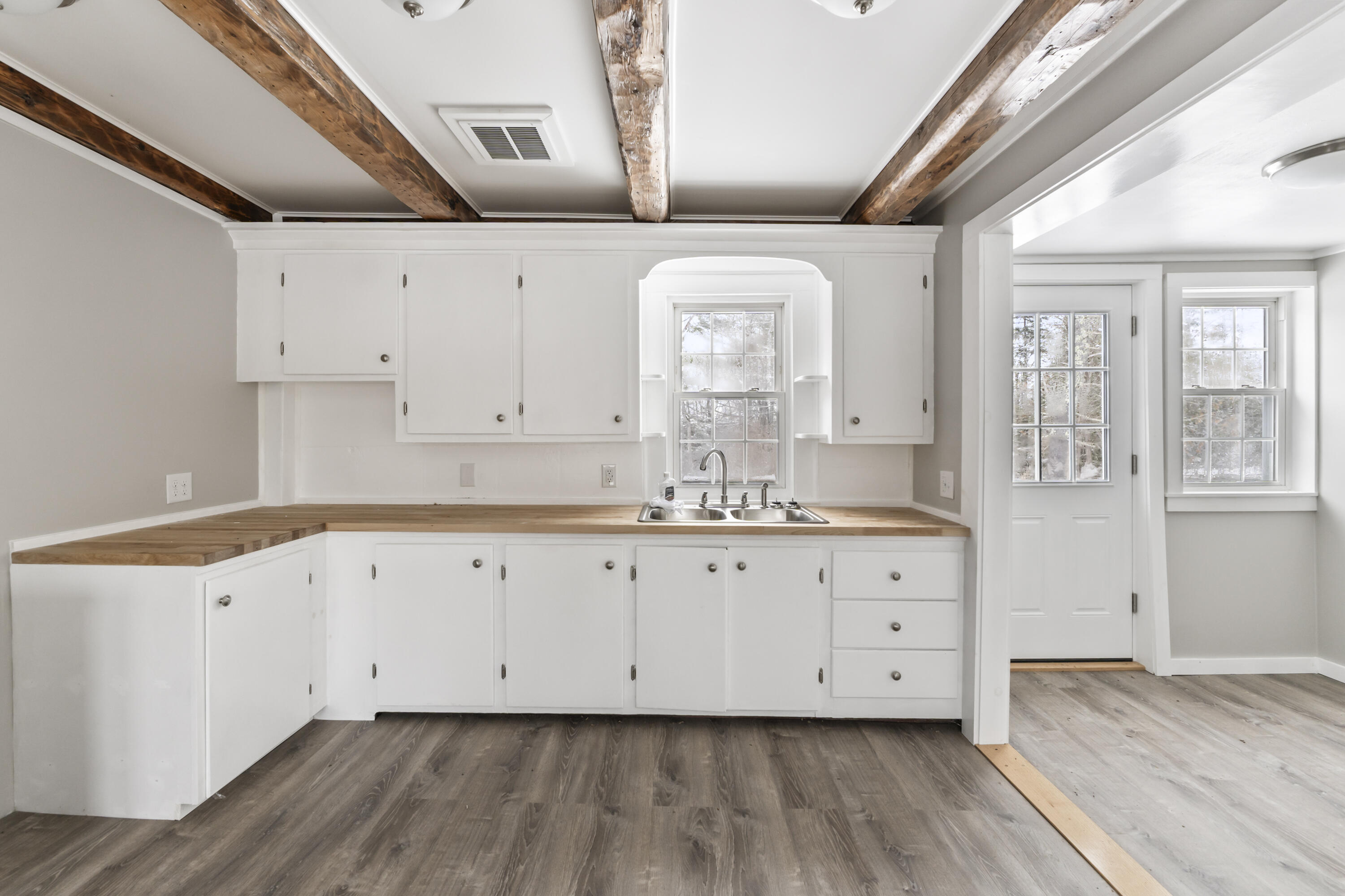 569 Middle Road Dresden ME 04342