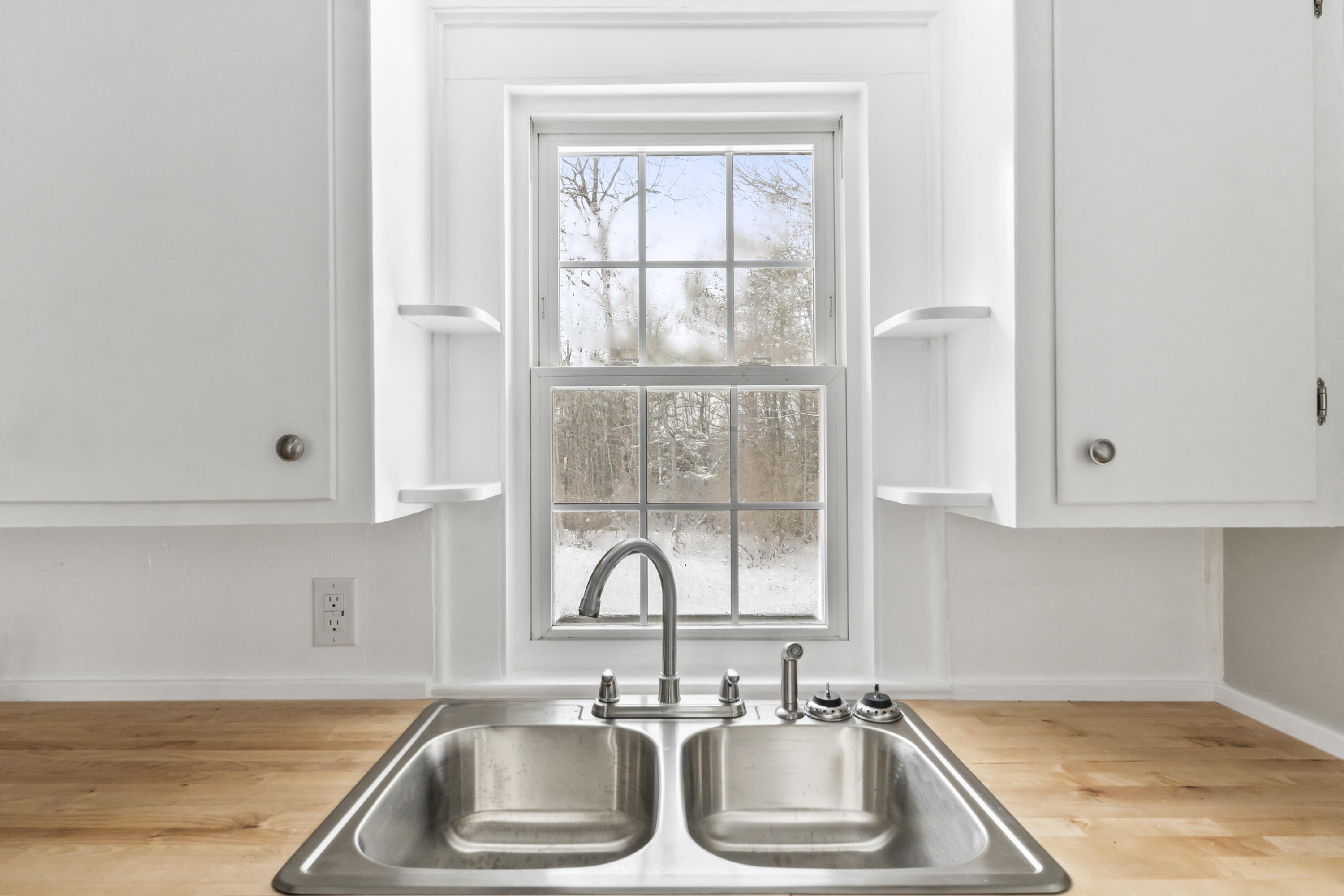 569 Middle Road Dresden ME 04342