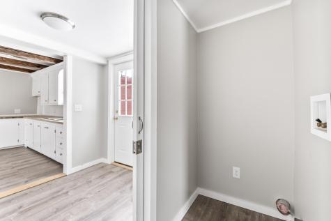 569 Middle Road Dresden ME 04342