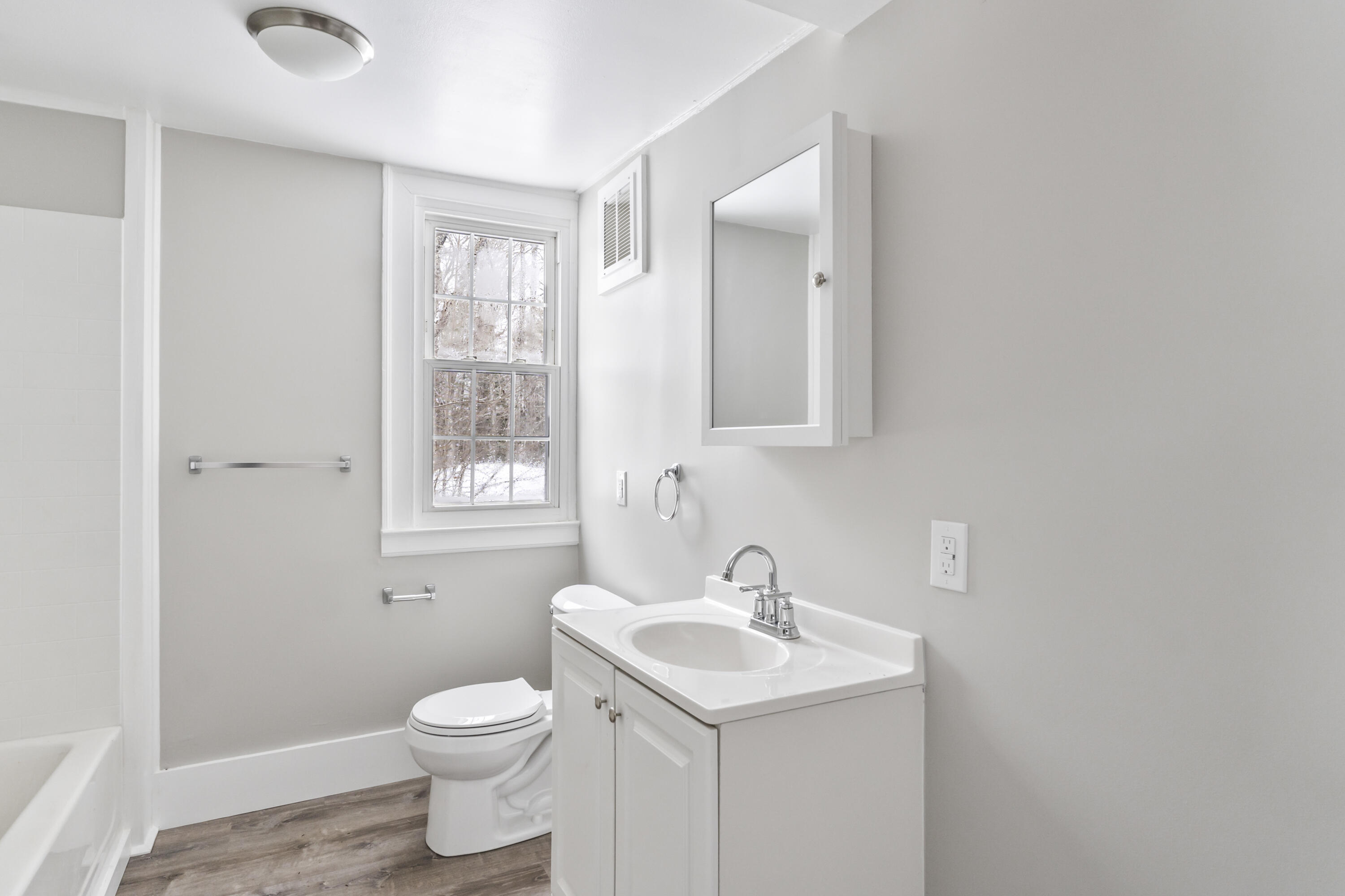 569 Middle Road Dresden ME 04342