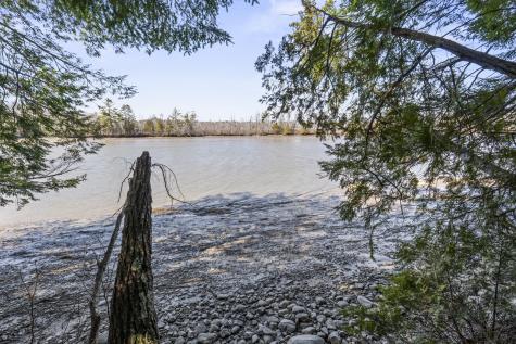 569 Middle Road Dresden ME 04342