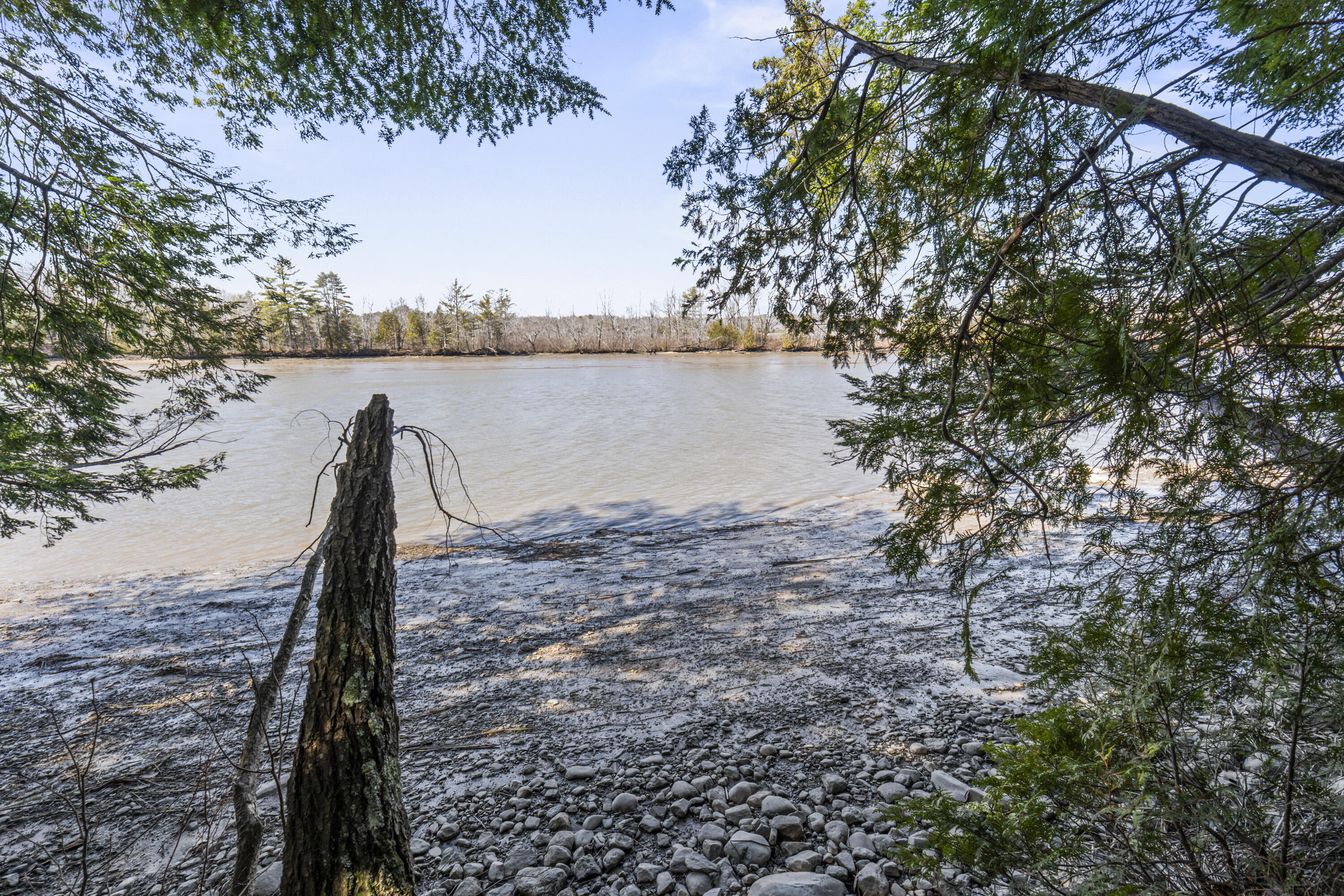 569 Middle Road Dresden ME 04342